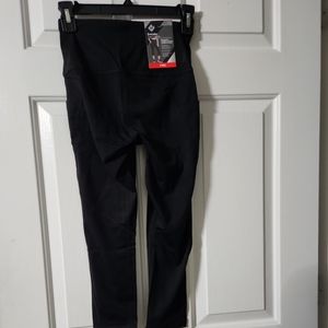 NWT Members Mark size XS Everyday Capri Leggings Black